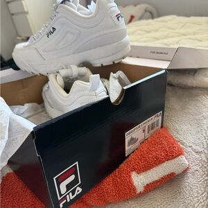 Fila White Athletic Shoes Low-Top Sneakers